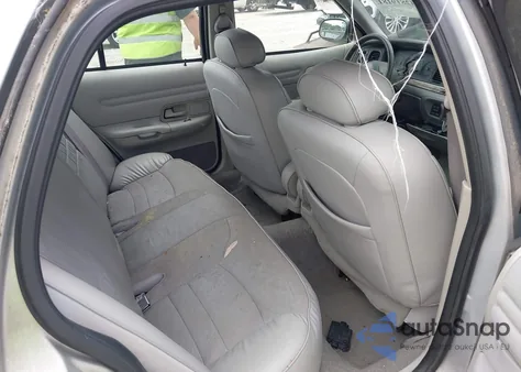 2000 Ford Crown Victoria Lx из США, поврежденный, VIN 2FAFP74W1YX168424